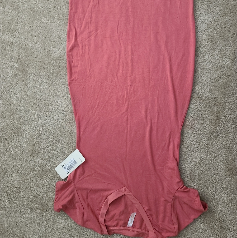 V-neck curved hem tee dress
